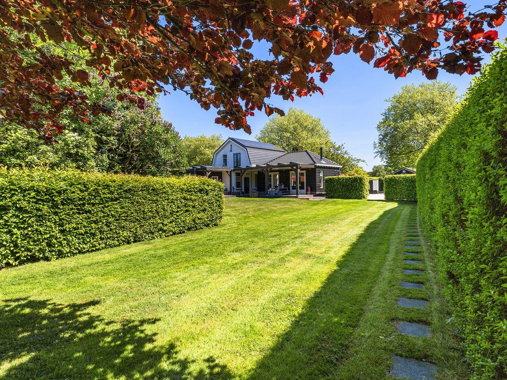 Heveringseweg 64, OOSTVOORNE