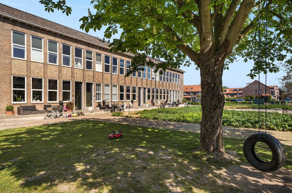 Burg H v Sleenstr 10