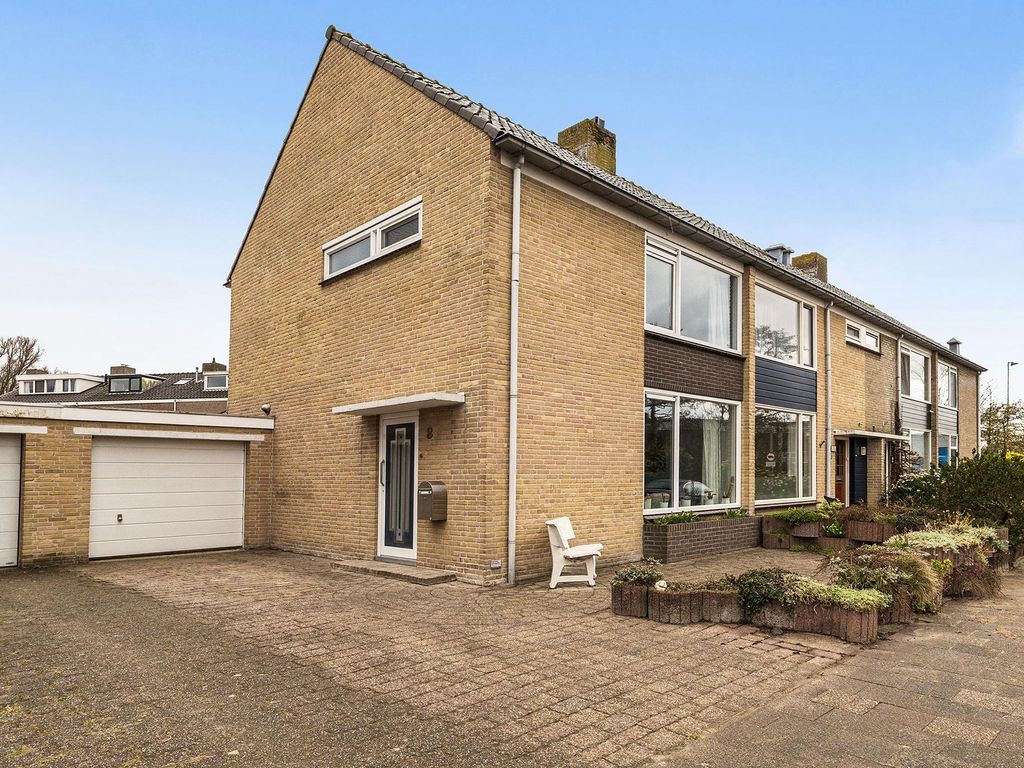 Rivierenlaan 8, ROZENBURG