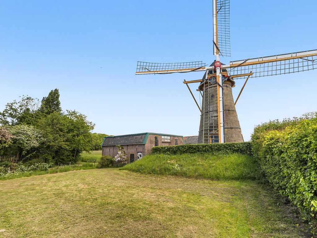 Molendijk 21, OOSTVOORNE