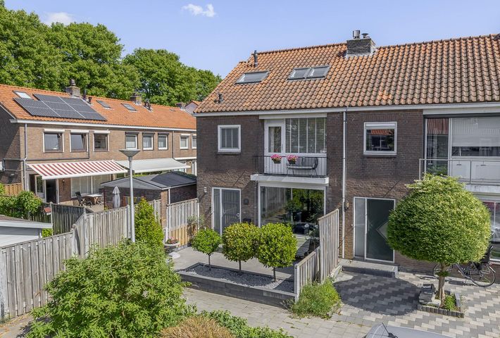Alexander Verhuellstraat 83