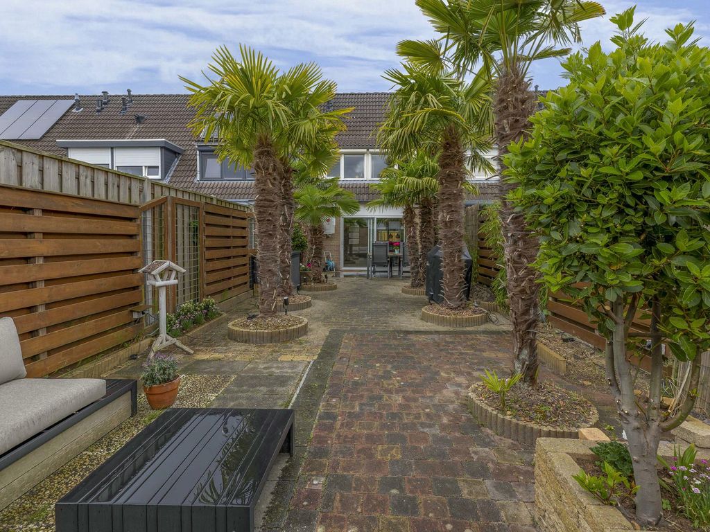 Lamoen 7, Brielle