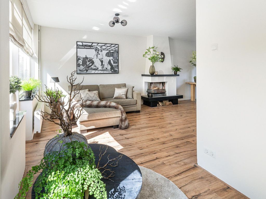 Lijsterbeslaan 10, OOSTVOORNE