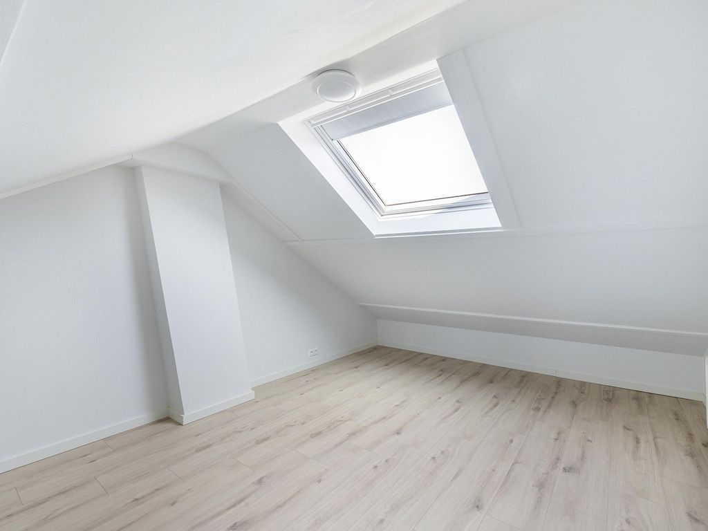 Lijsterbeslaan 10, OOSTVOORNE