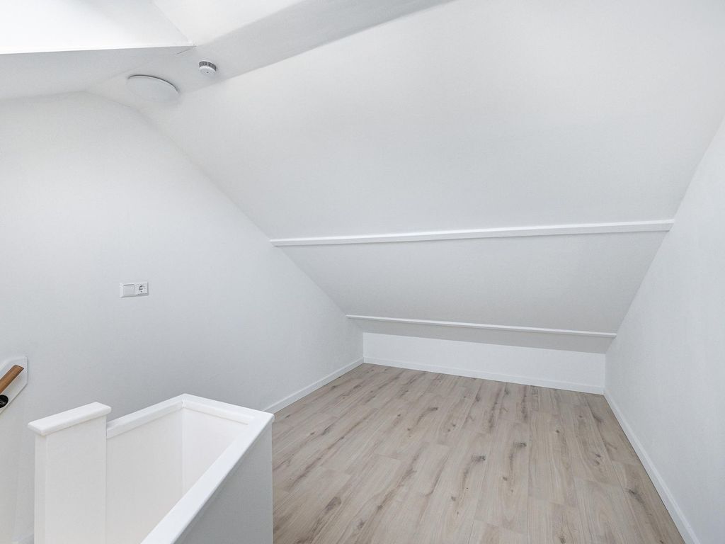 Lijsterbeslaan 10, OOSTVOORNE