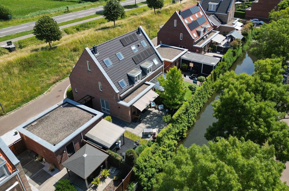 Staaldiep 4