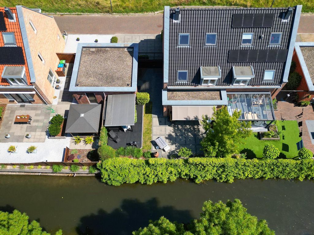 Staaldiep 4, Brielle