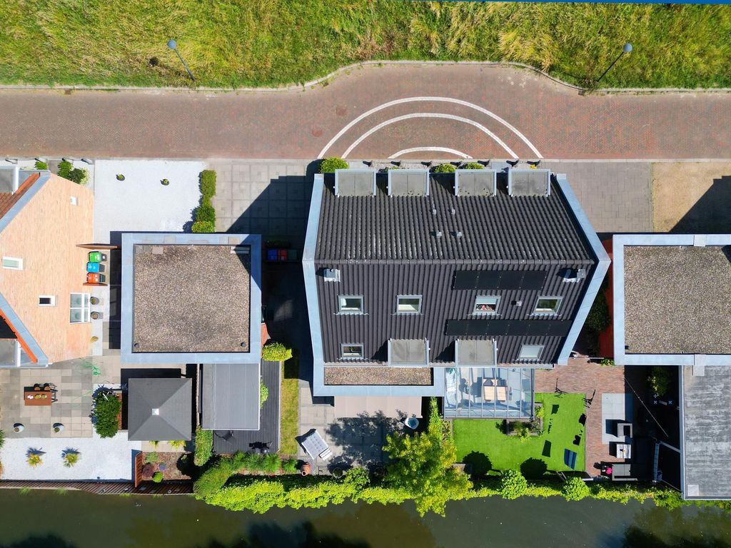 Staaldiep 4, Brielle