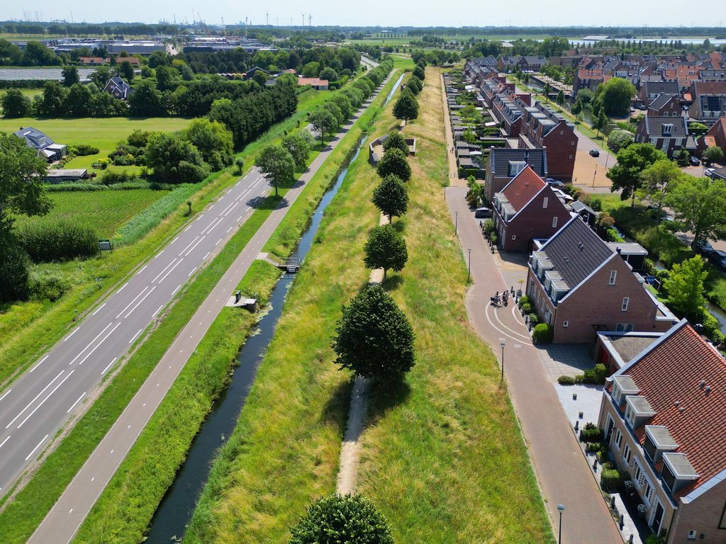 Staaldiep 4, Brielle