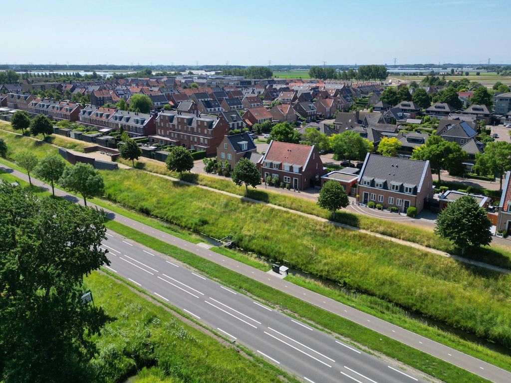 Staaldiep 4, Brielle