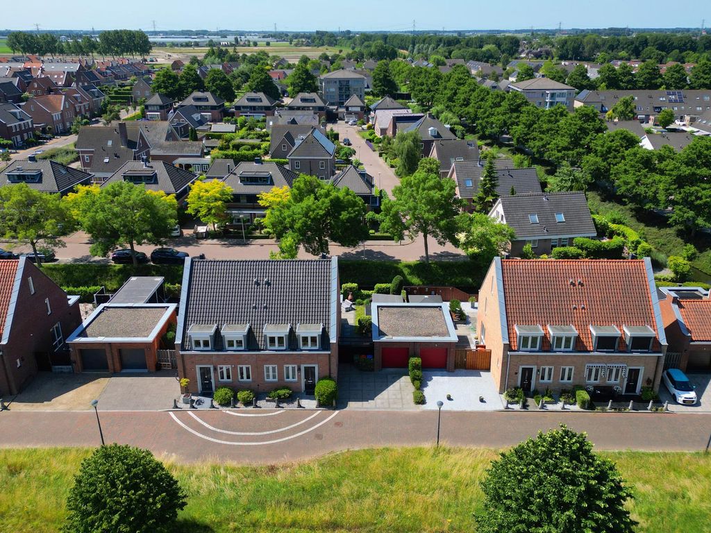 Staaldiep 4, Brielle