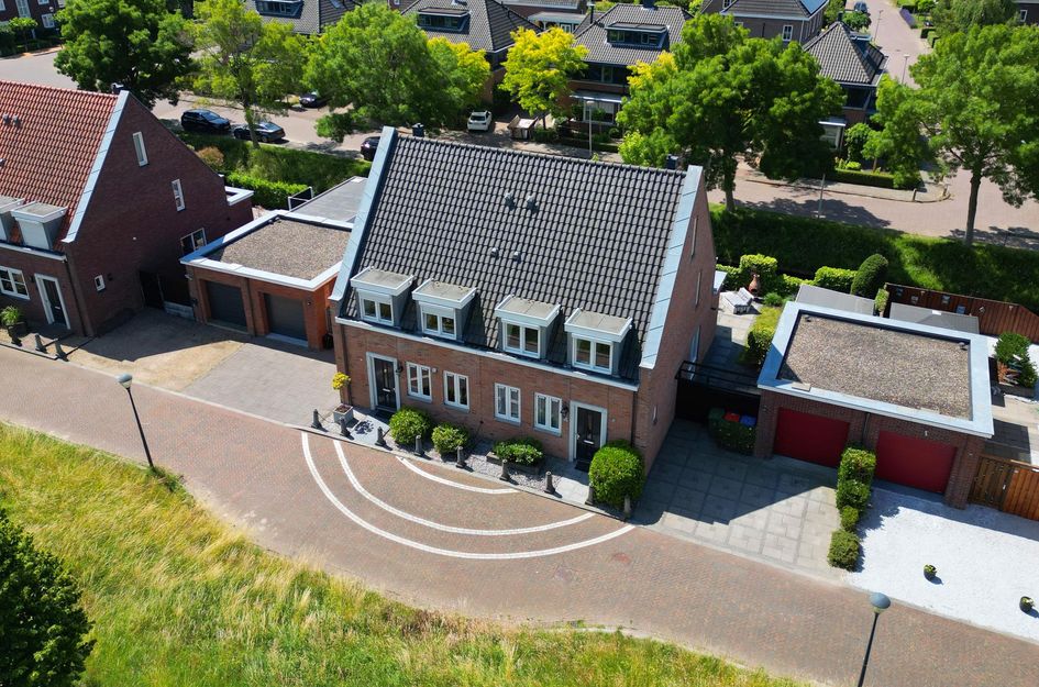 Staaldiep 4
