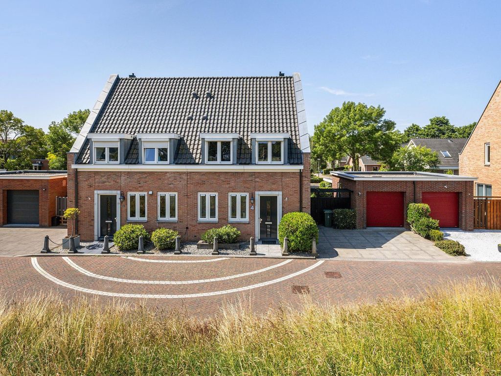 Staaldiep 4, Brielle