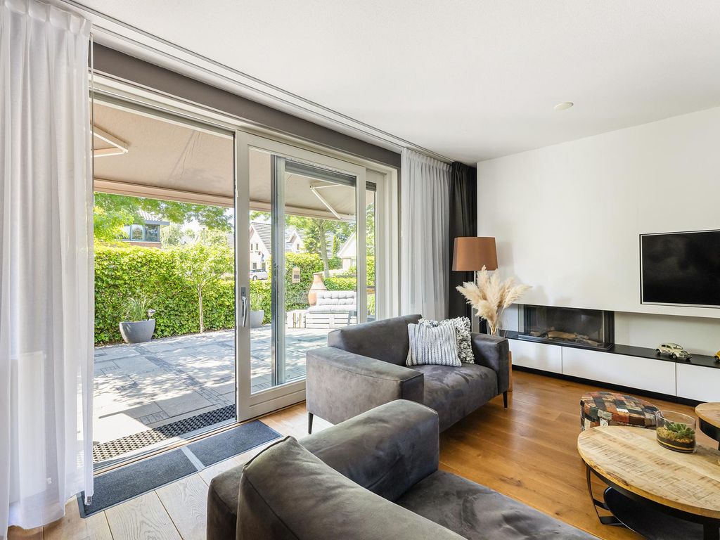 Staaldiep 4, Brielle