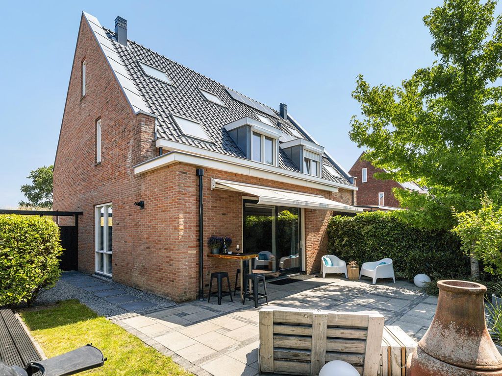 Staaldiep 4, Brielle