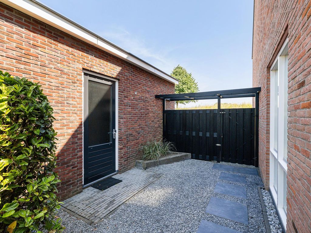 Staaldiep 4, Brielle