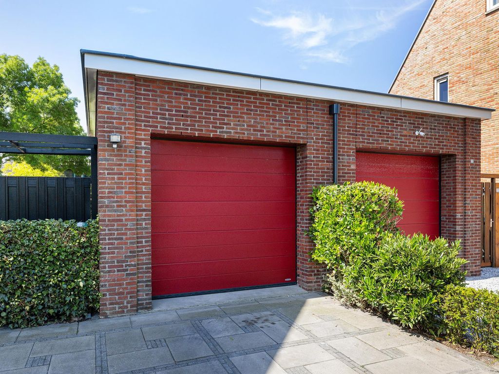 Staaldiep 4, Brielle
