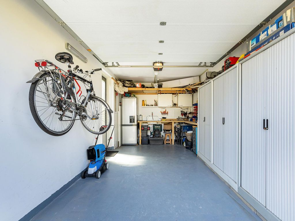 Staaldiep 4, Brielle