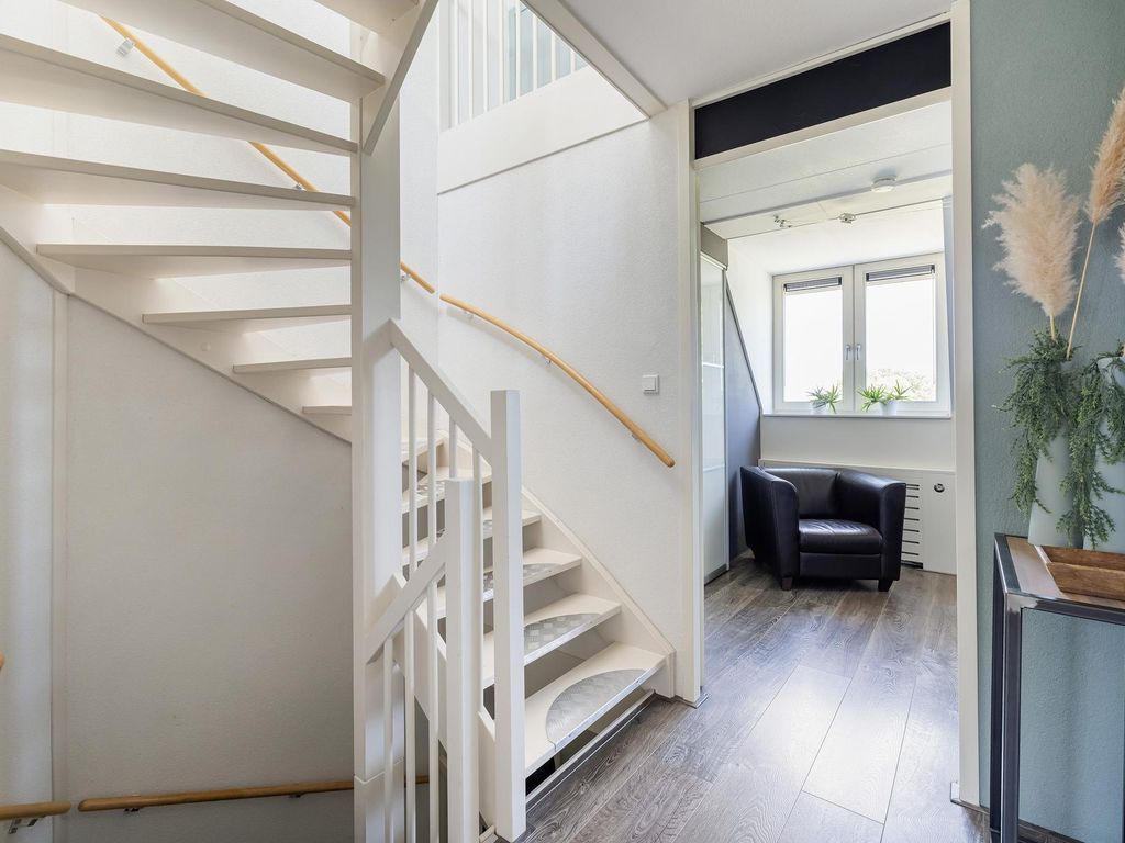 Staaldiep 4, Brielle