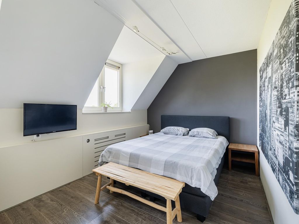 Staaldiep 4, Brielle