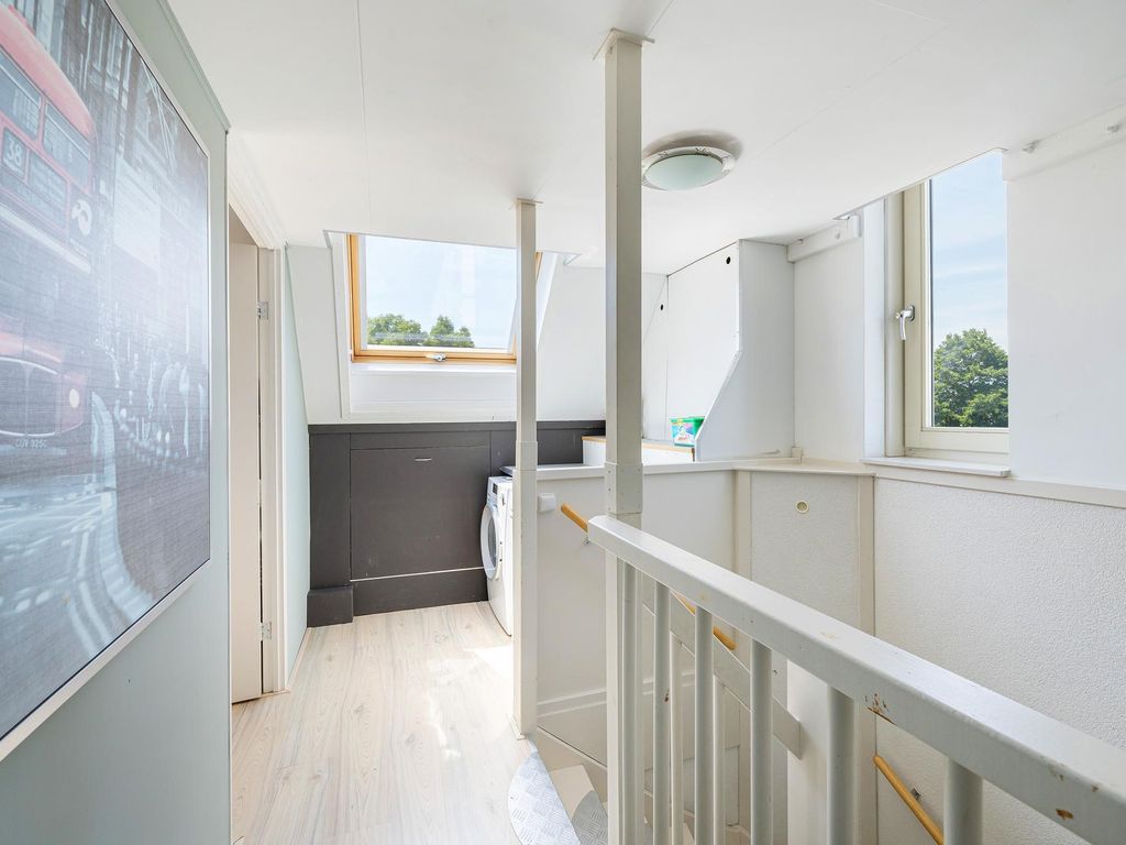 Staaldiep 4, Brielle