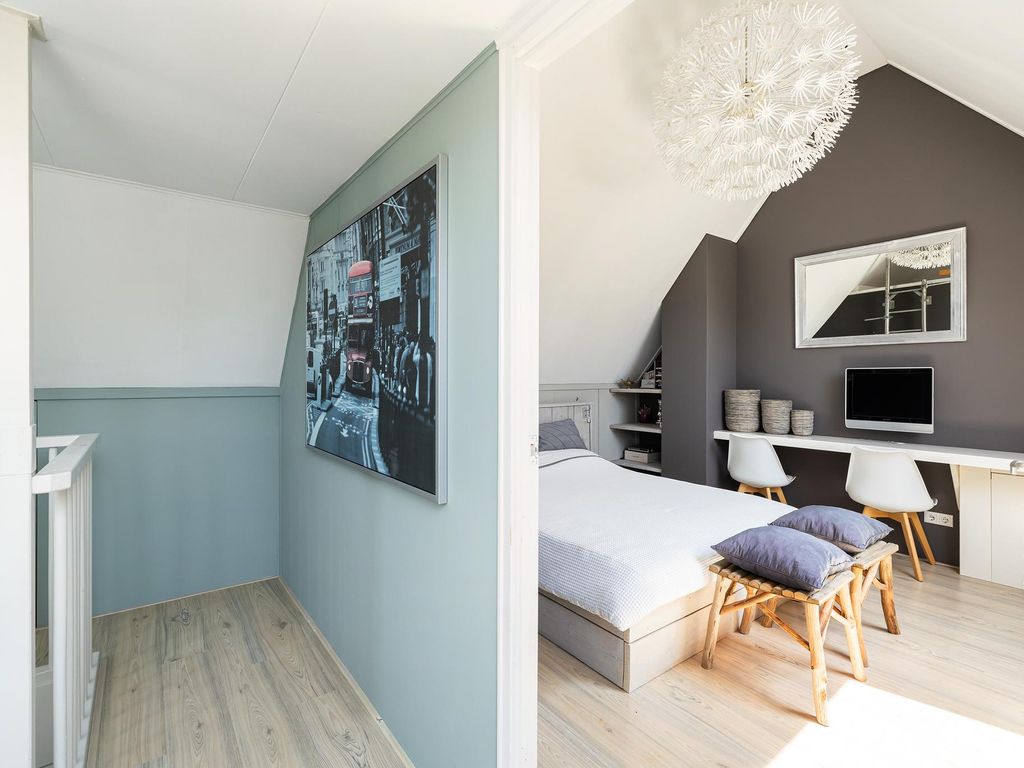 Staaldiep 4, Brielle