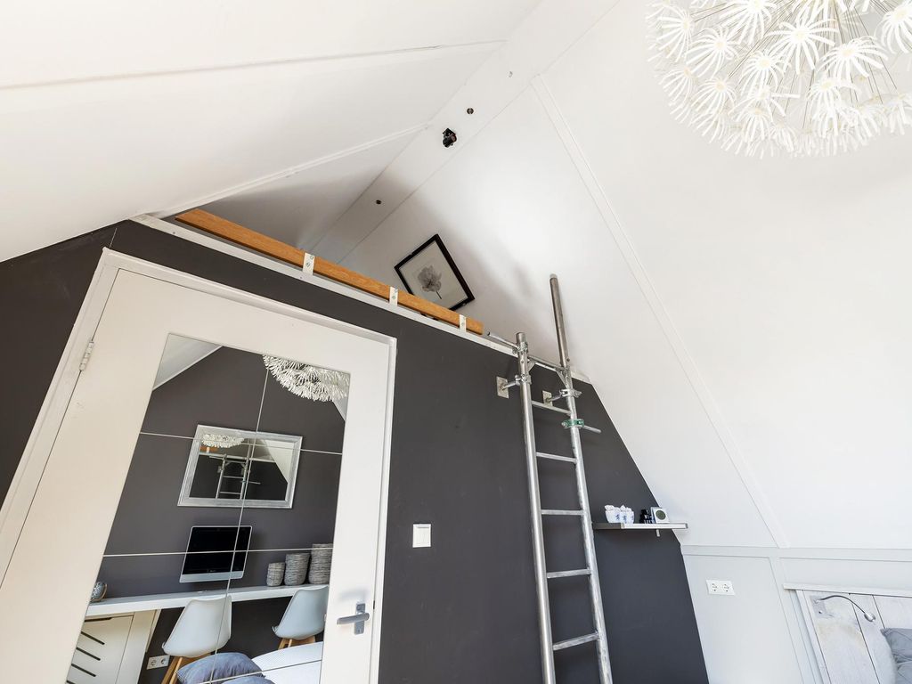 Staaldiep 4, Brielle
