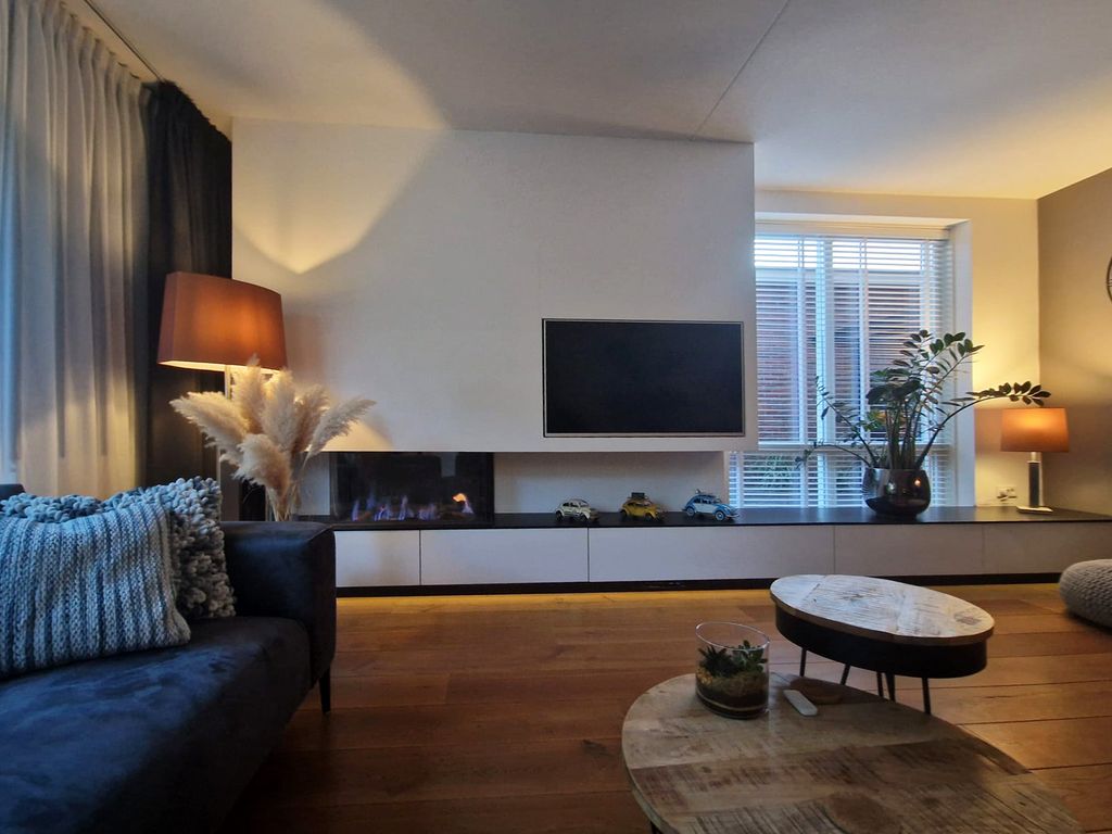 Staaldiep 4, Brielle