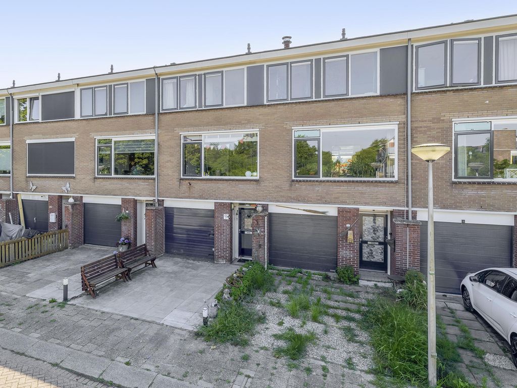 Schokker 16, Brielle