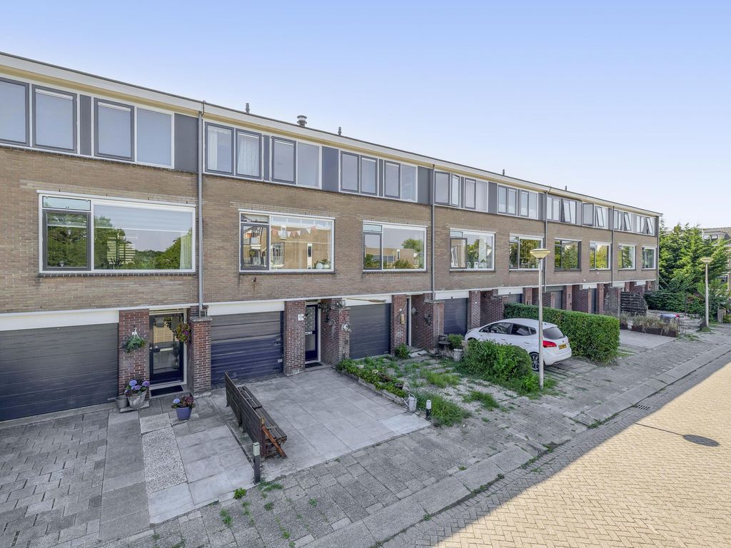 Schokker 16, Brielle