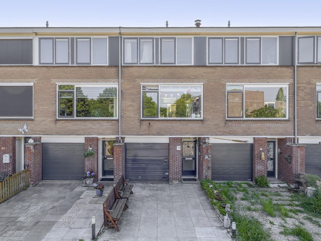 Schokker 16, Brielle