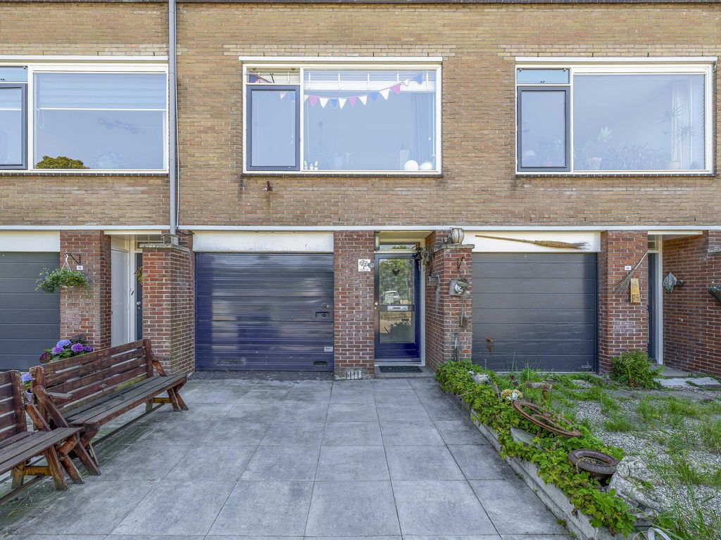 Schokker 16, Brielle