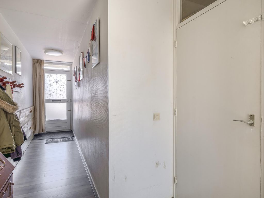 Schokker 16, Brielle