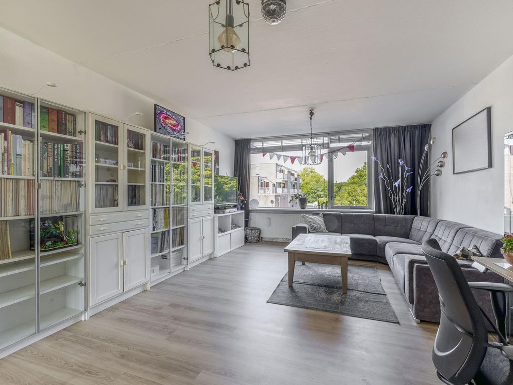 Schokker 16, Brielle