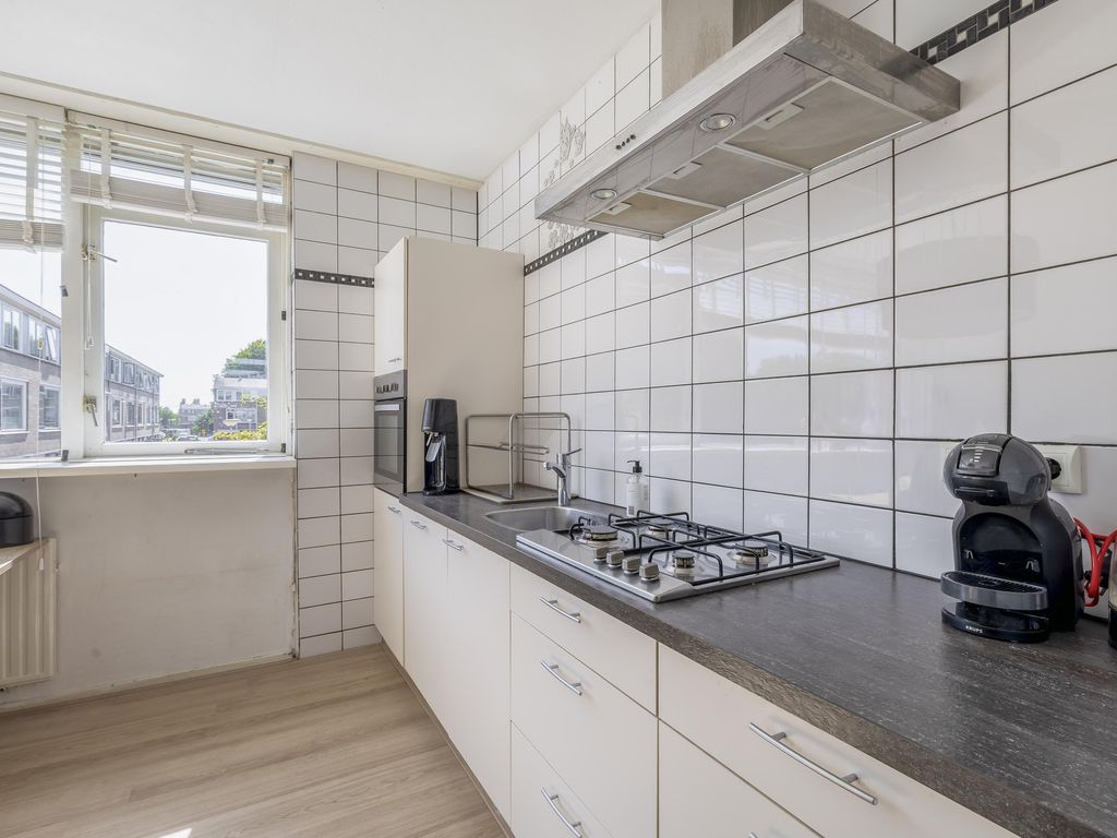 Schokker 16, Brielle