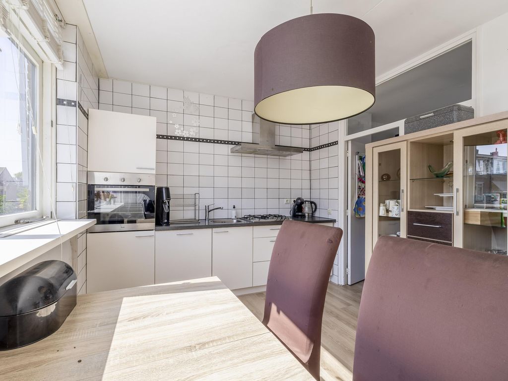 Schokker 16, Brielle
