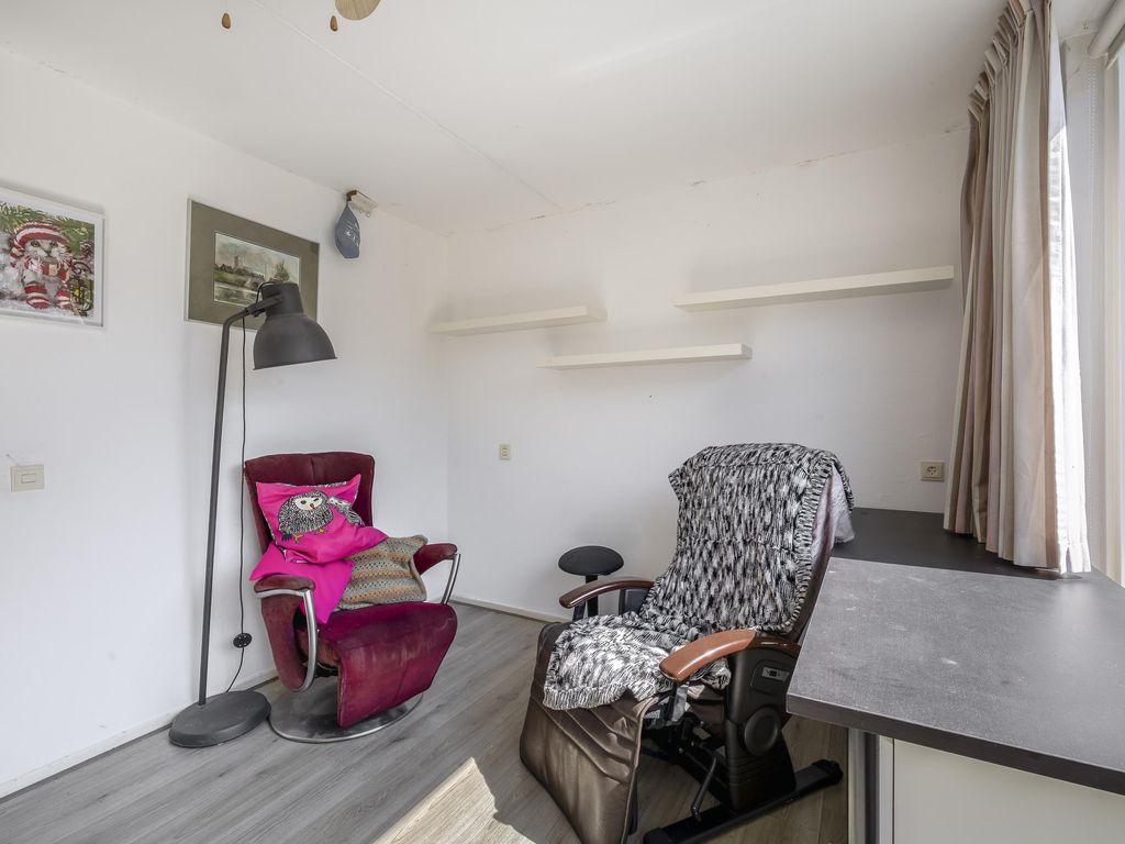 Schokker 16, Brielle