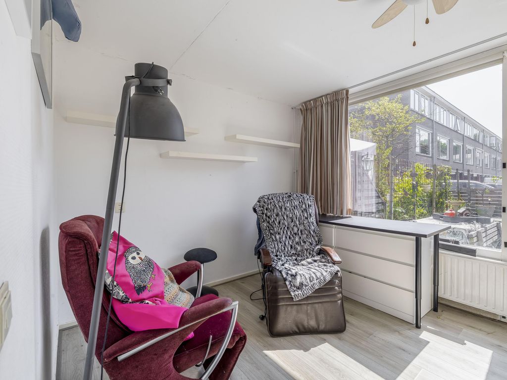 Schokker 16, Brielle