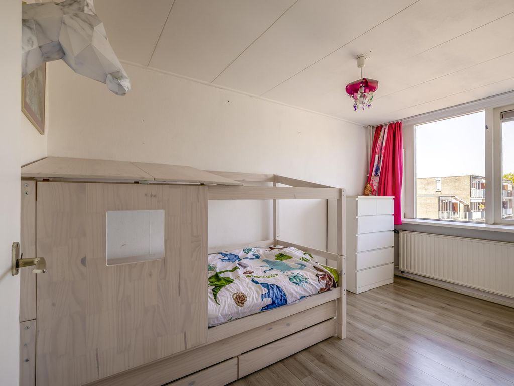 Schokker 16, Brielle