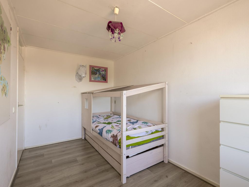 Schokker 16, Brielle