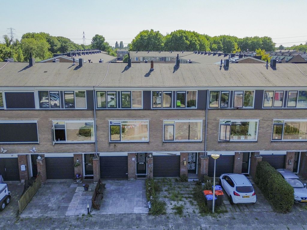 Schokker 16, Brielle