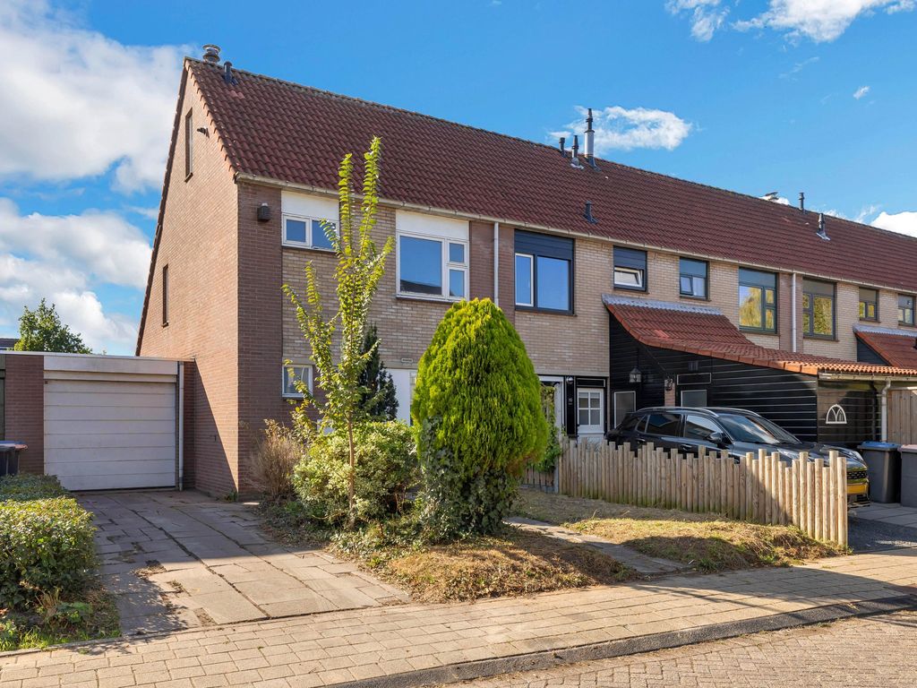 Kruisbooglaan 12, Oostvoorne
