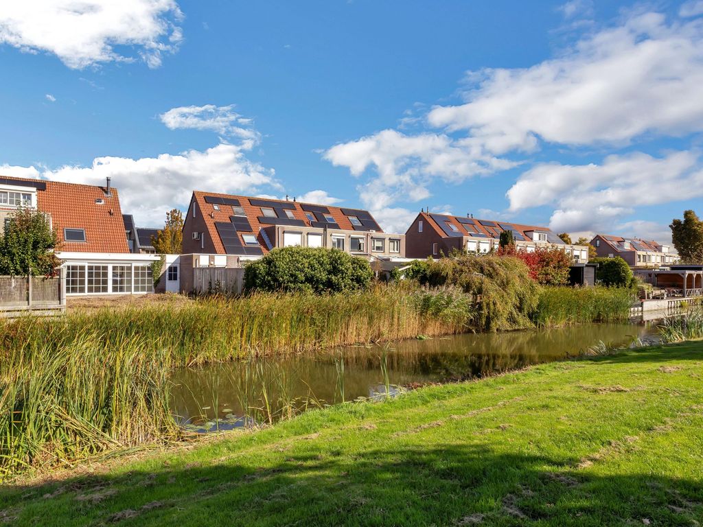 Kruisbooglaan 12, Oostvoorne