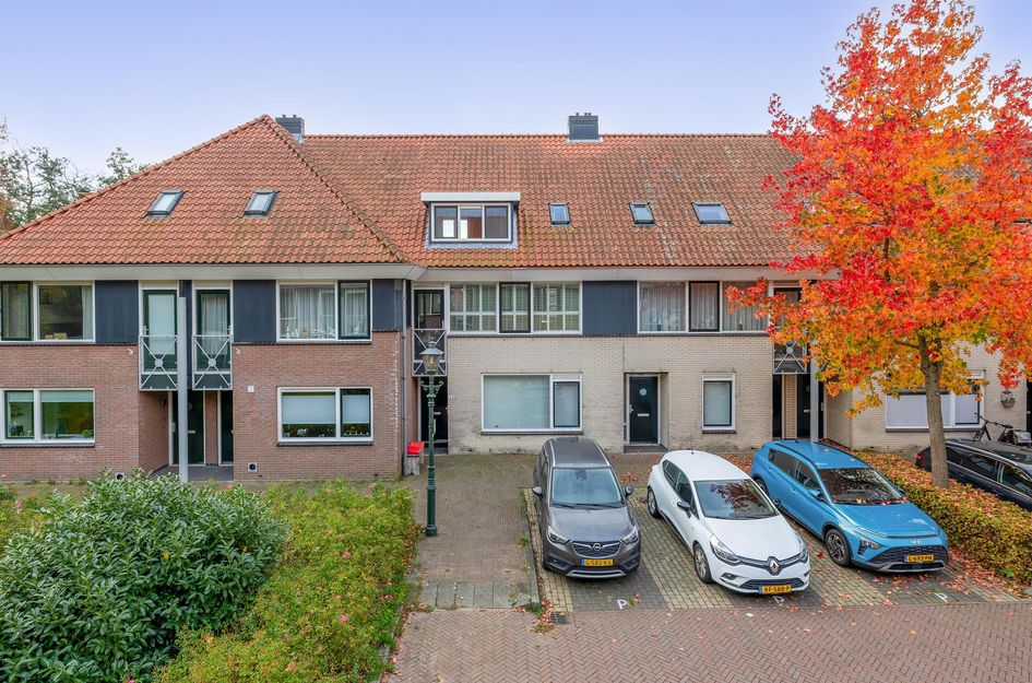 Warmoezenierstraat 23