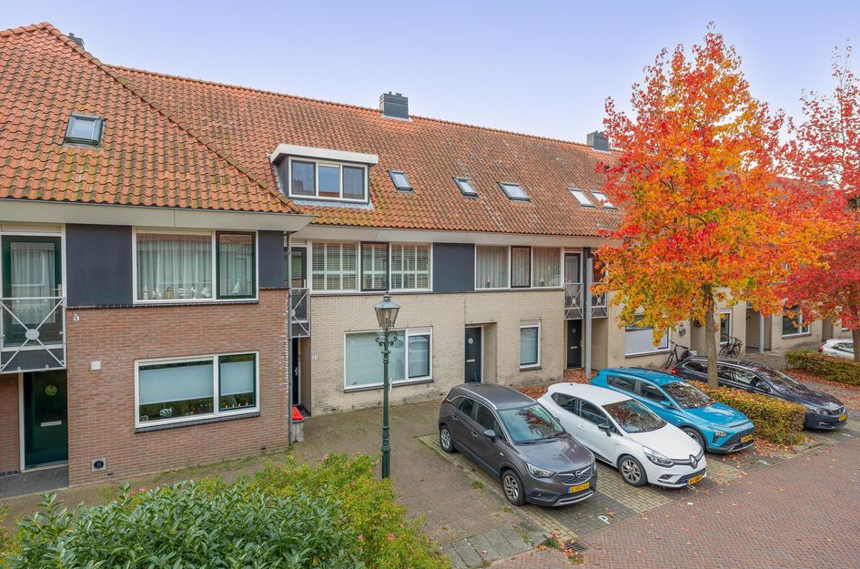 Warmoezenierstraat 23