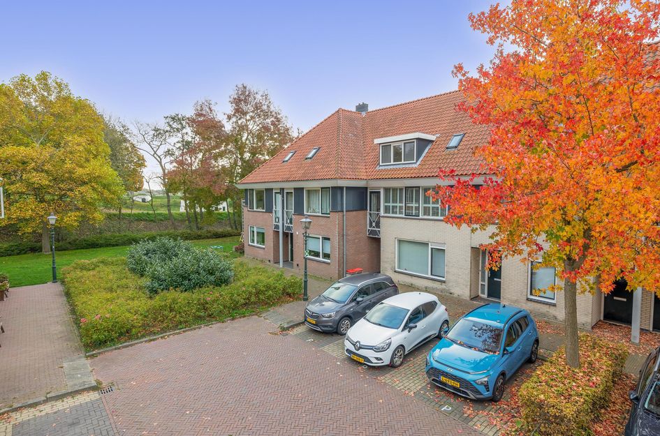 Warmoezenierstraat 23