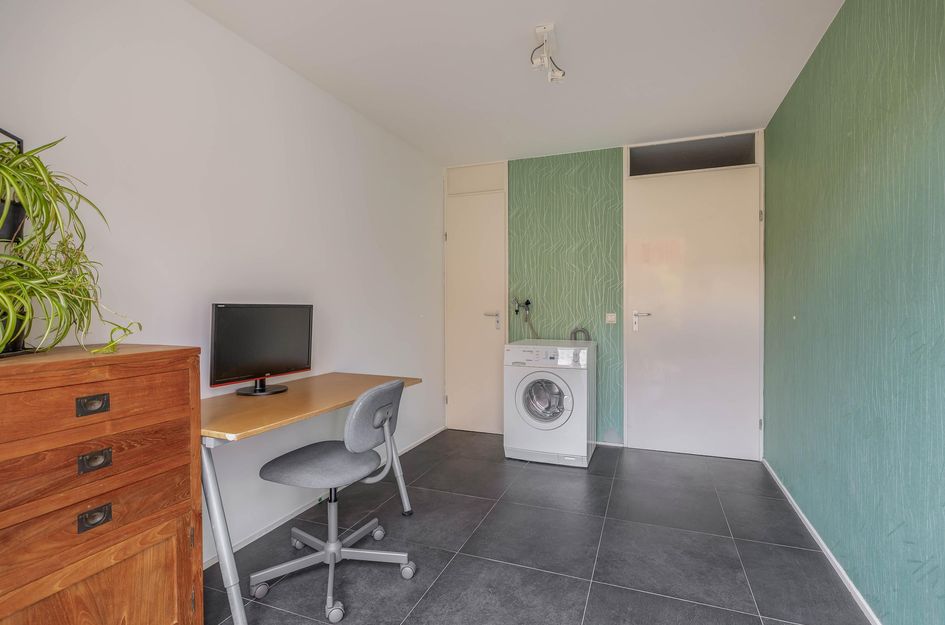 Warmoezenierstraat 23