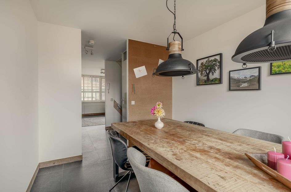 Warmoezenierstraat 23