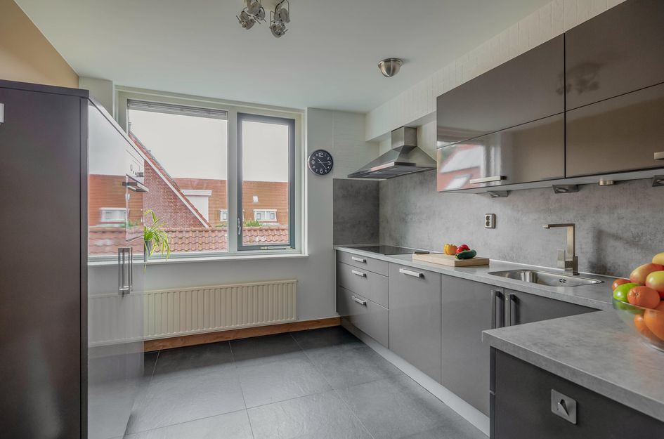 Warmoezenierstraat 23