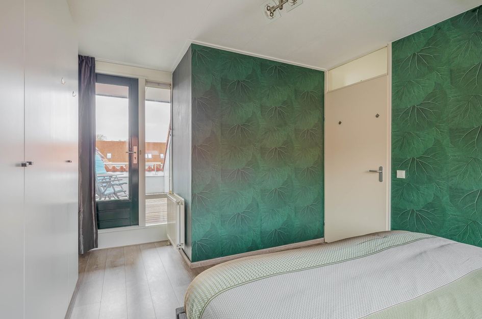 Warmoezenierstraat 23